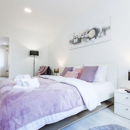 2Sis 2 Apartments Задар Номер фото