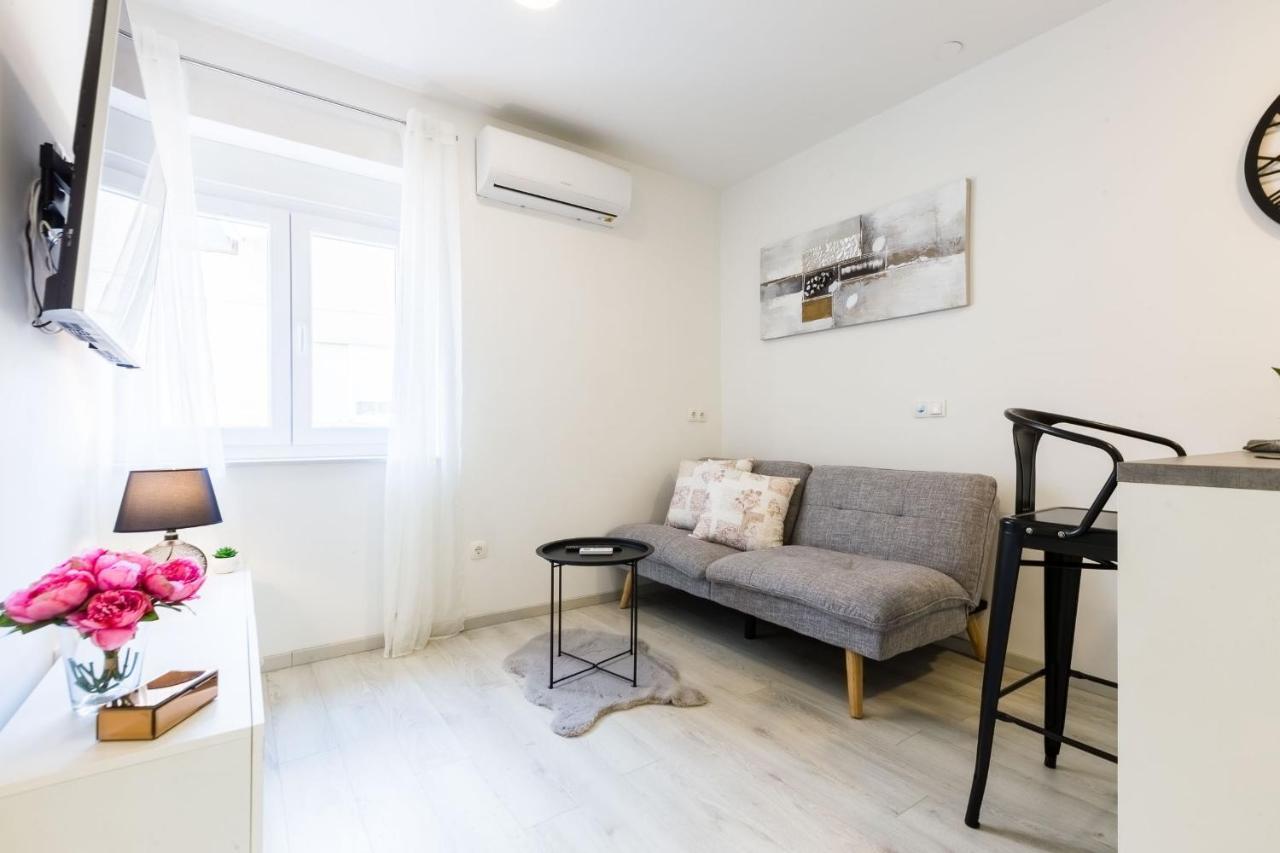 2Sis 2 Apartments Задар Екстер'єр фото