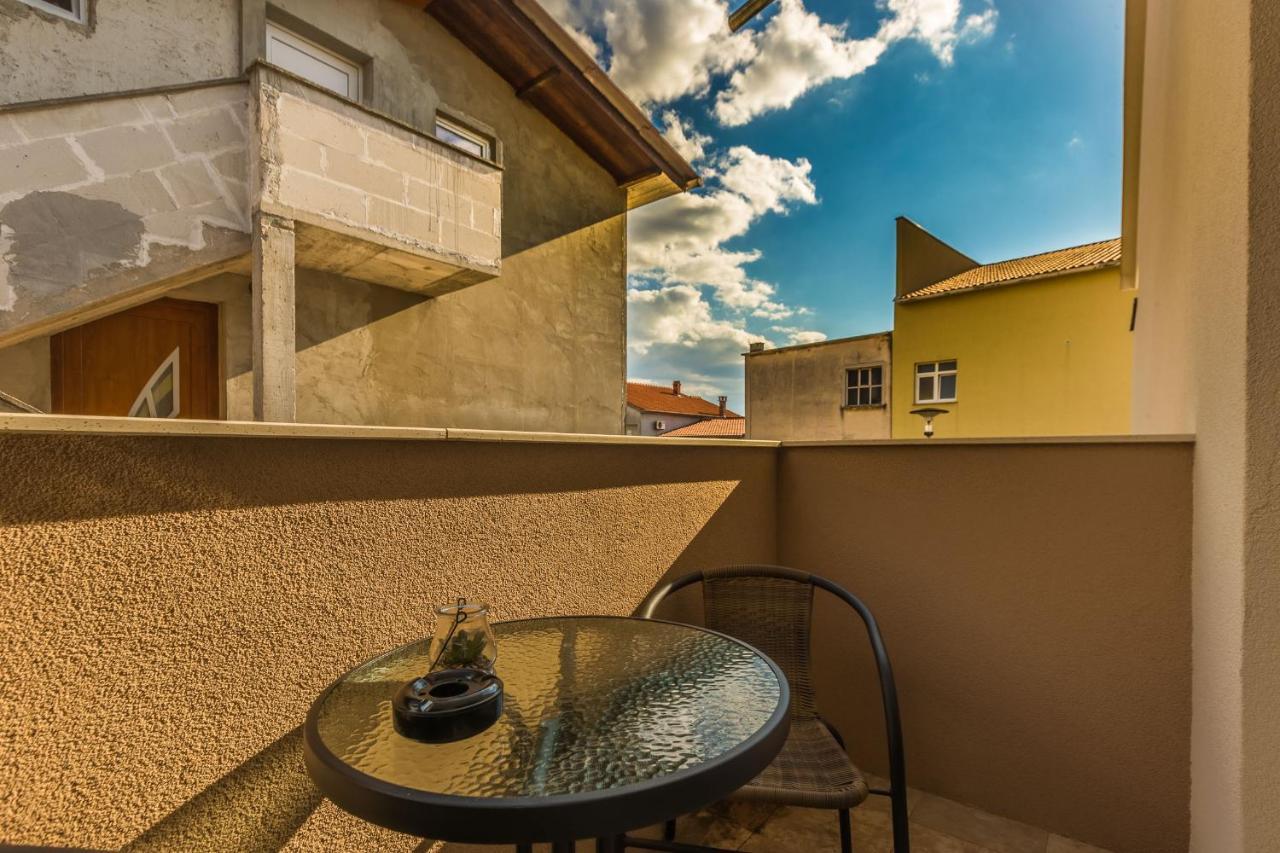 2Sis 2 Apartments Задар Номер фото