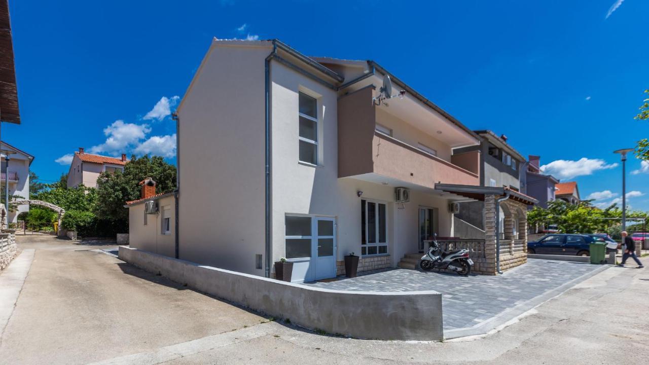 2Sis 2 Apartments Задар Екстер'єр фото