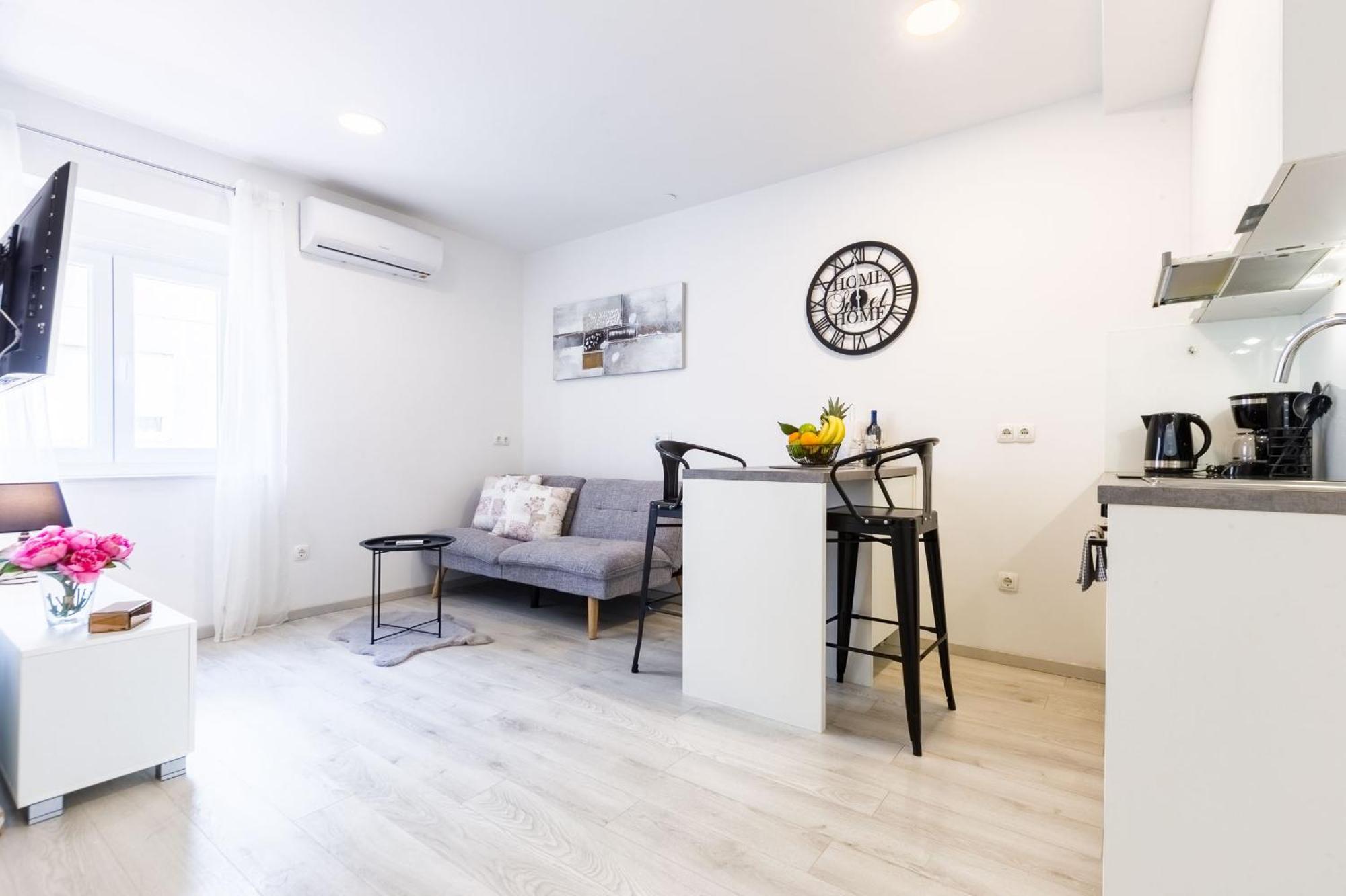 2Sis 2 Apartments Задар Номер фото