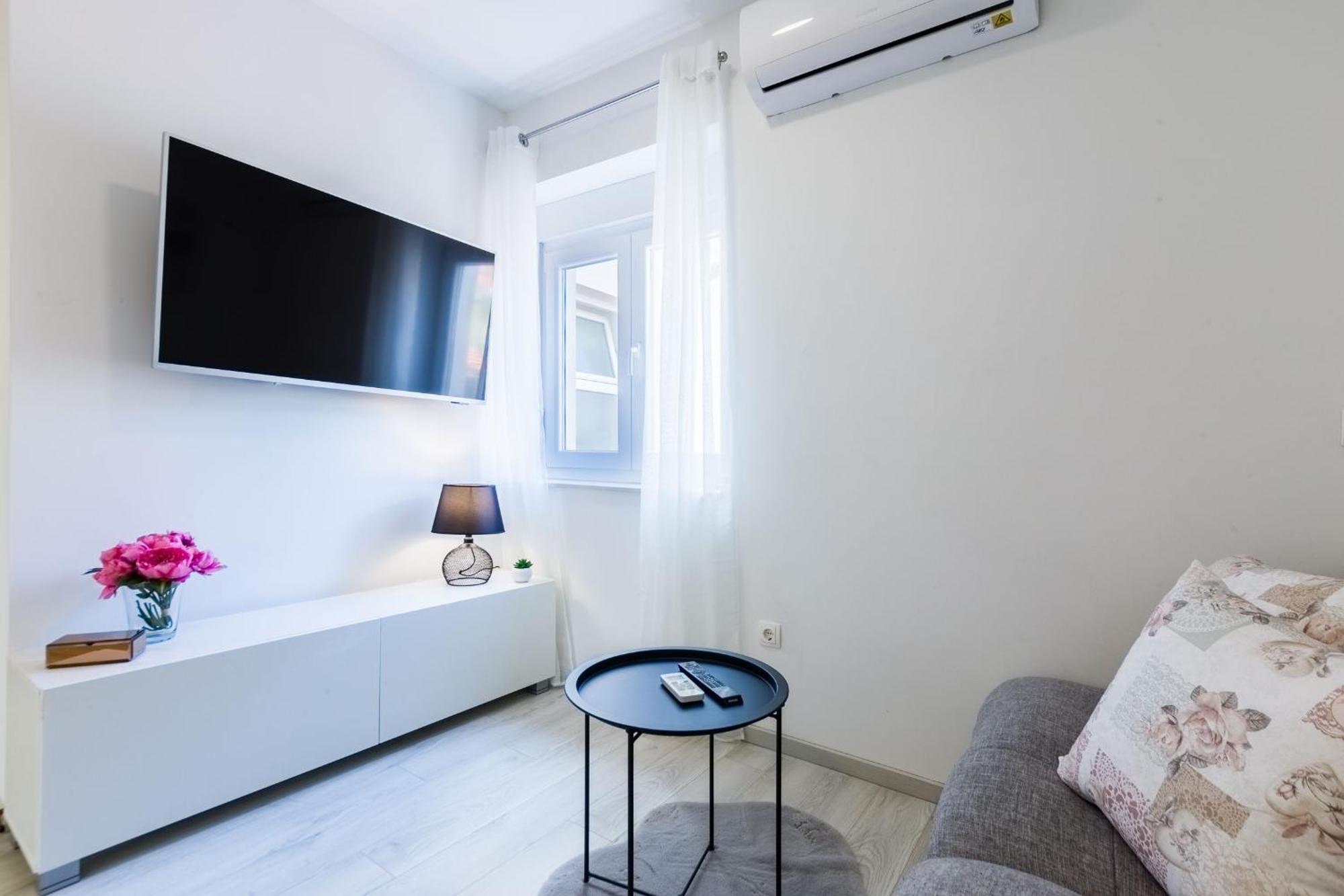 2Sis 2 Apartments Задар Номер фото